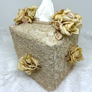 Vintage Simply Chic Tissue box cover
